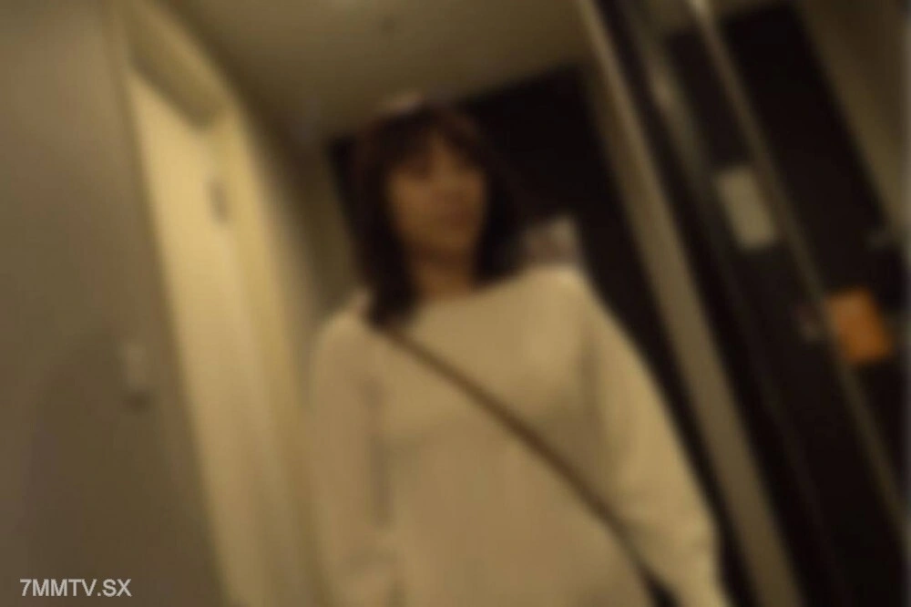 FC2-PPV-4702428 [Business shot] The front side is my i-ya store clerk, the back side is a sensual person.